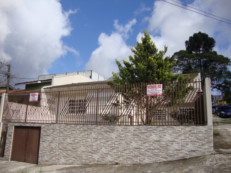 Casas à venda na Rua Marechal Hermes em Curitiba